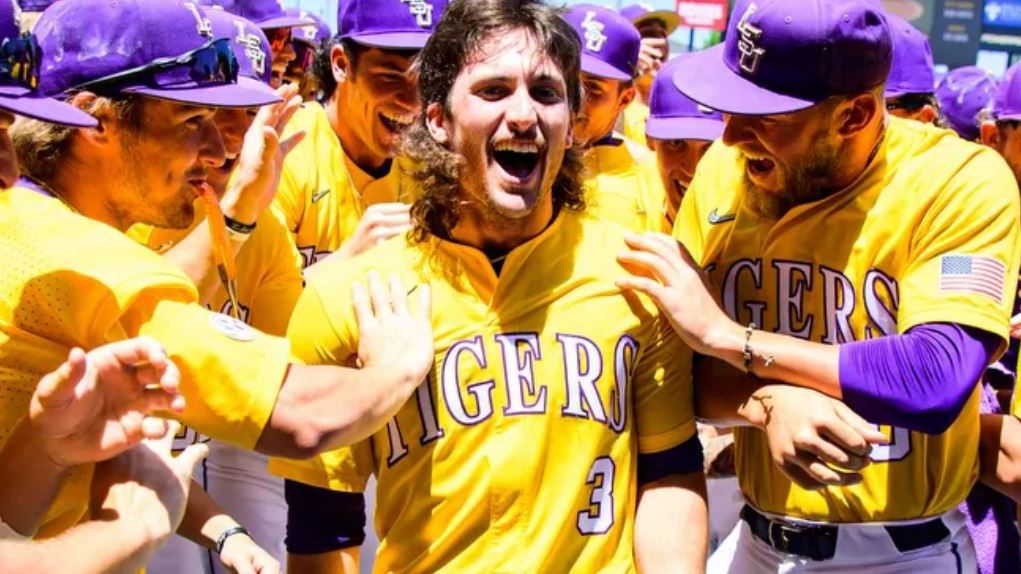 Crews says he's 'having the time of my life' at LSU